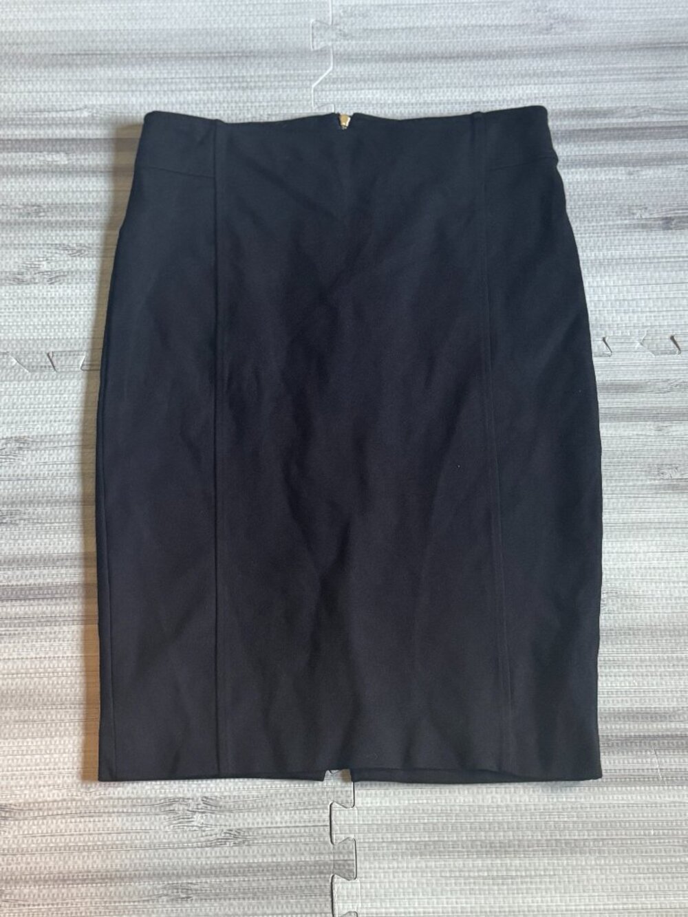 Carmen Marc Valvo Women's Black Knee Length Pencil Skirt